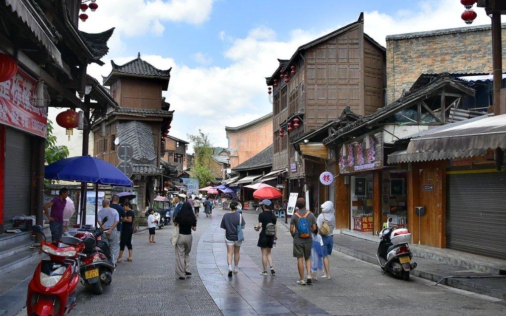 为什么非洲人会进化成黑色皮肤呢？